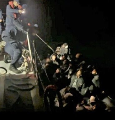 Seferihisar8217da-Kacak-Gecis-Girisimi-43-Gocmen-Yakalandi-featured